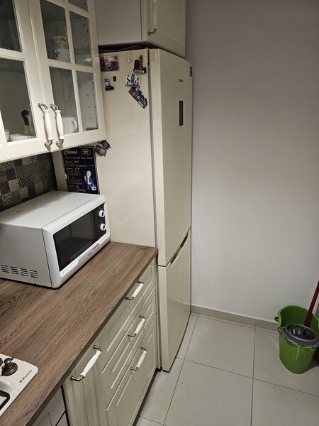 Sala Palatului 4/8 mobilat/utilat modern, usi noi, aer conditionat 125000 €